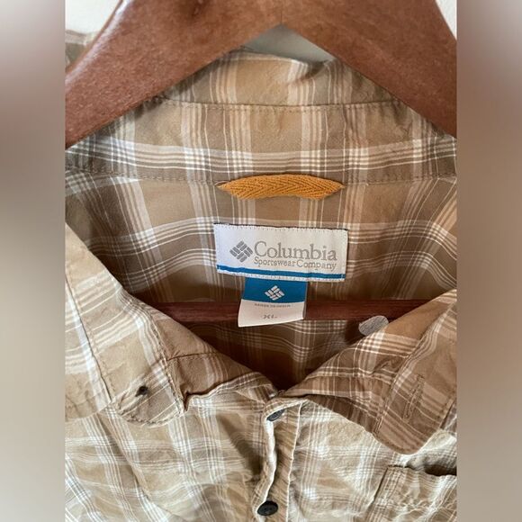 Set of Two Columbia Button Down Plaid Shirts - Picture 11 of 11